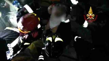 Dos muertos y dos niños atrapados entre los cascotes tras seísmo en Ischia