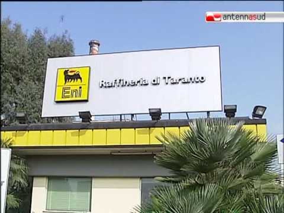 TG 10.09.12 Taranto, operaio ustionato nell'incendio alla raffineria Eni