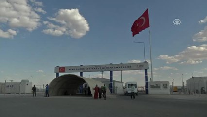 Türk ve Suriyelilere İstihdam Sağlayan Sera