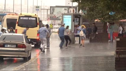 İstanbul'da Beklenen Yağmur Başladı