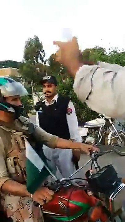 پاکستانیوں کو اپنے حقوق کا پتہ چل گیا اور ان حق...