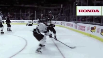 Chris Pronger crushes Justin Bieber into glass