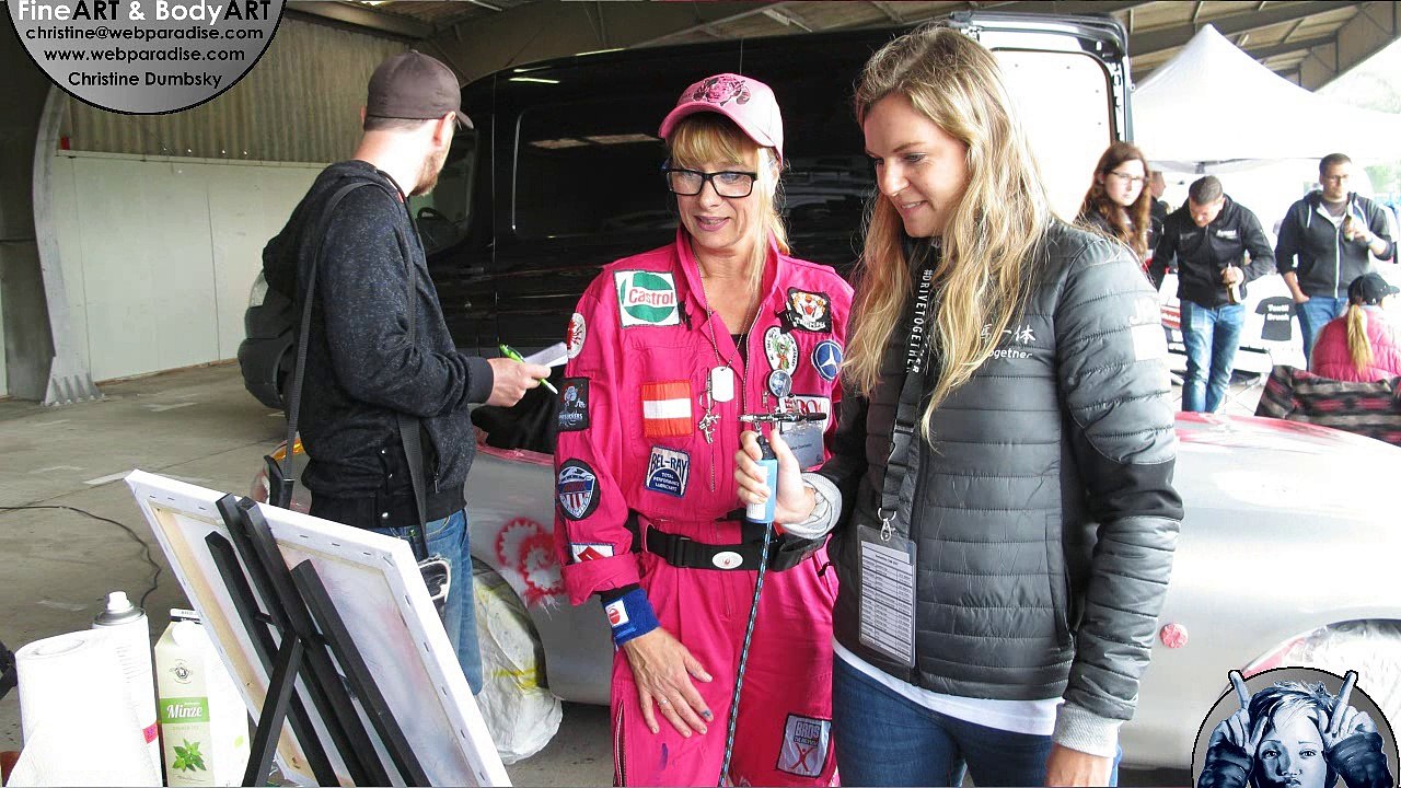 autobemalung-maxda-mx5-cartattoo-streetart-airbrush-livemalerei-publikum-messekuenstler-webparadise