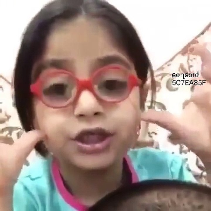 البنت تتهزأ من أمها ومستمره ما شاء الله عليها  يا حليلها والله