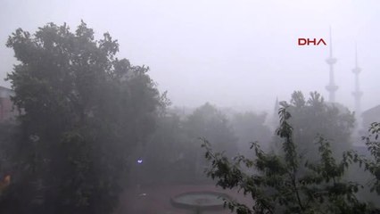 Yalova'da Sağanak Yağış Hayatı Olumsuz Etkiledi