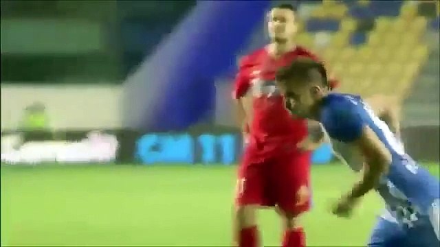 Des joueurs de l'équipe Juventus Bucarest reprochent à leur coéquipier d'avoir raté une penalty