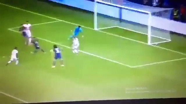 Neymar Jr nous en donne plein les yeux avec cette danse du Charo . Fous rires assurés...