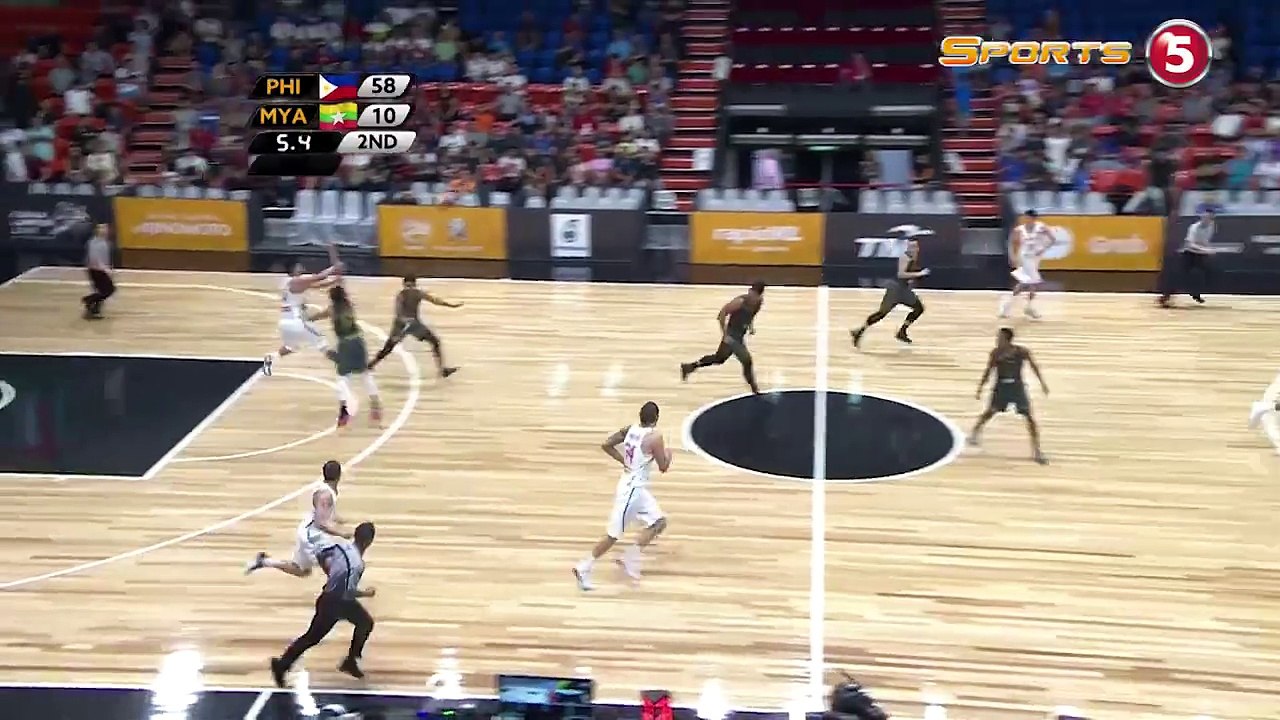 Troy Rosario goes strong to the hole and Kobe Paras is loving it! #SEAGames2017