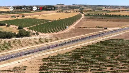 The peloton in the countryside - Étape 4 / Stage 4 - La Vuelta 2017