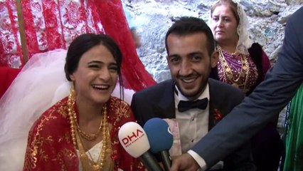 Gelin Takılan Altınlar Yüzünden Yerinden Kalkamadı