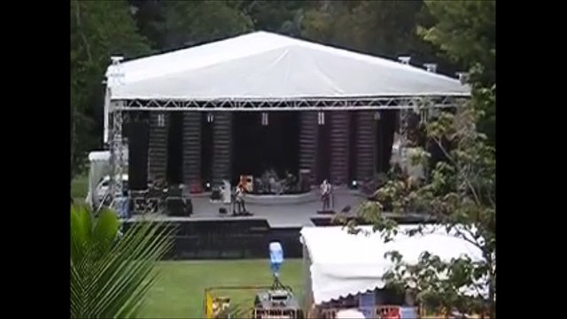 Muse - Supermassive Black Hole soundcheck, Singapore Fort Canning Park, 01/16/2007
