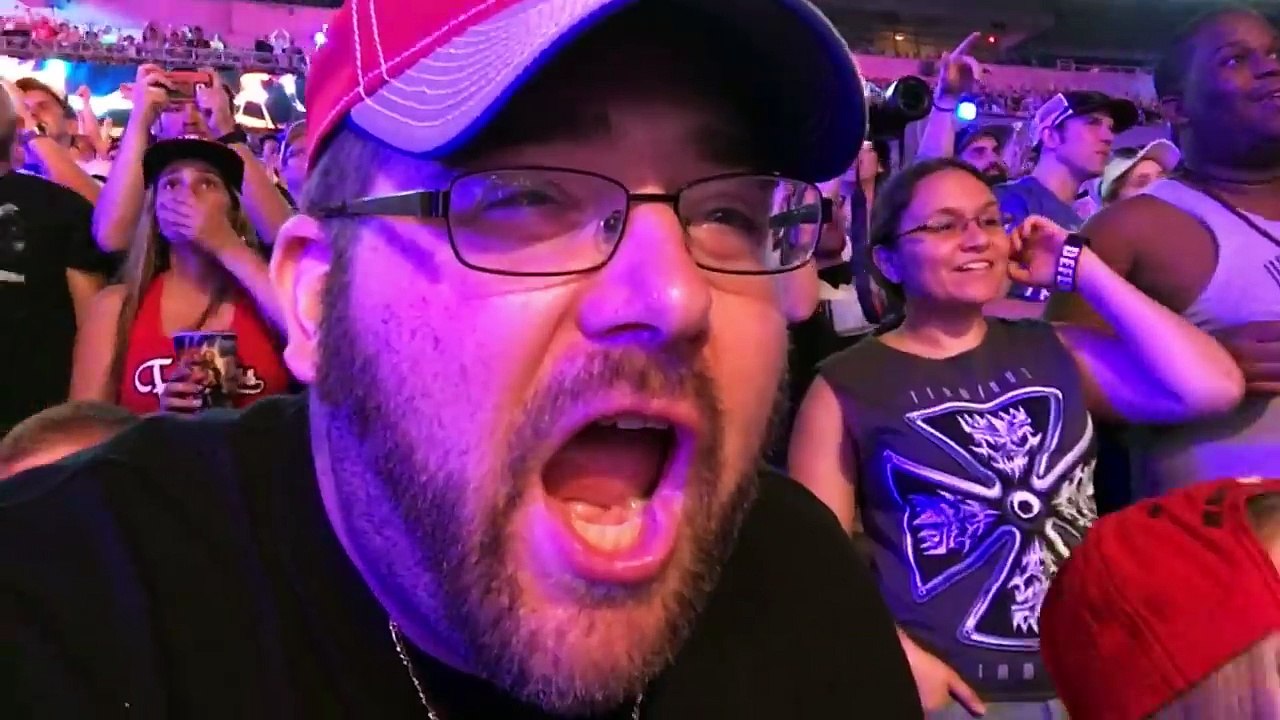 WWE WRESTLEMANIA 33 REACTIONS! HARDY BOYS RETURN! UNDERTAKER RETIRES! CROWD IS TRIGGERED!