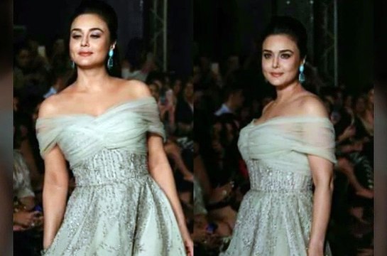 LFW 2017: Preity Zinta for Falguni& Shane Peacock