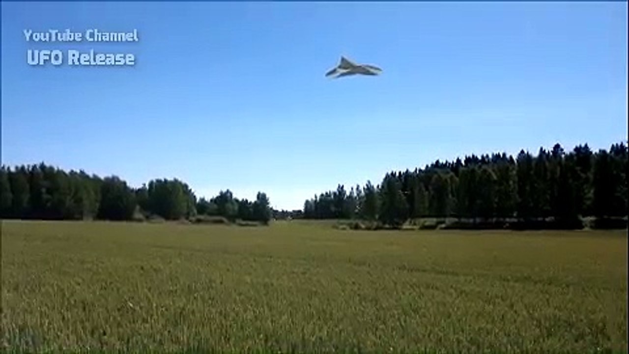 Alien UFO Caught on tape _ SPECTACULAR UFO Sightings 18th Aug 2017