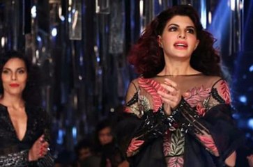 Jacqueline Fernandez and Aditya Roy Kapur walk the ramp for Manish Malhotra