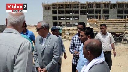 محافظ قنا يتفقد عددا من المدارس بالمدينة استعدادا للدراسة
