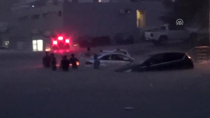 Sağanak Yaşamı Olumsuz Etkiledi - Su Altında Kalan Araçlar ve İş Yerleri