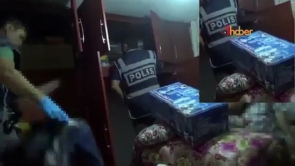 Polis baskın yaptığı evi soydu!