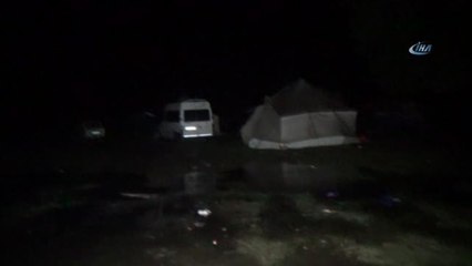 Kimi Kamyonet Kasasında Kimi Çocuklarıyla Betonda Yattı... Sağanak Yağmur Fındık İşçilerini de Vurdu