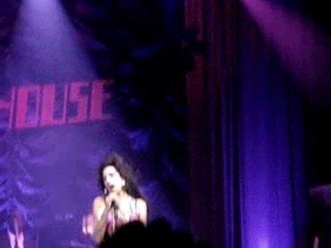 Amy winehouse concert @ zenith de paris oct 07