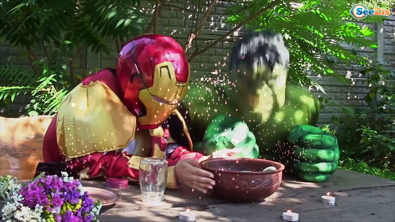 Frozen Elsa & Spiderman DO THE LIMBO! w/ Maleficent Pink Spidergirl Anna! Superheroes IRL