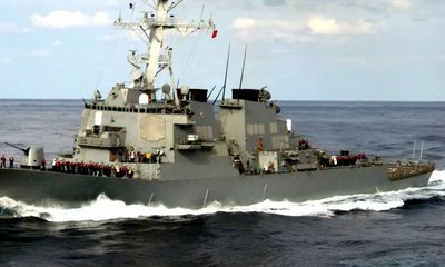 TNI Al Mencari Korban Tabrakan Kapal AS dan Tanker