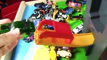 Des voitures pour enfants chaud roues jouets et vite voie explosion amusement jouet des voitures pour enfants