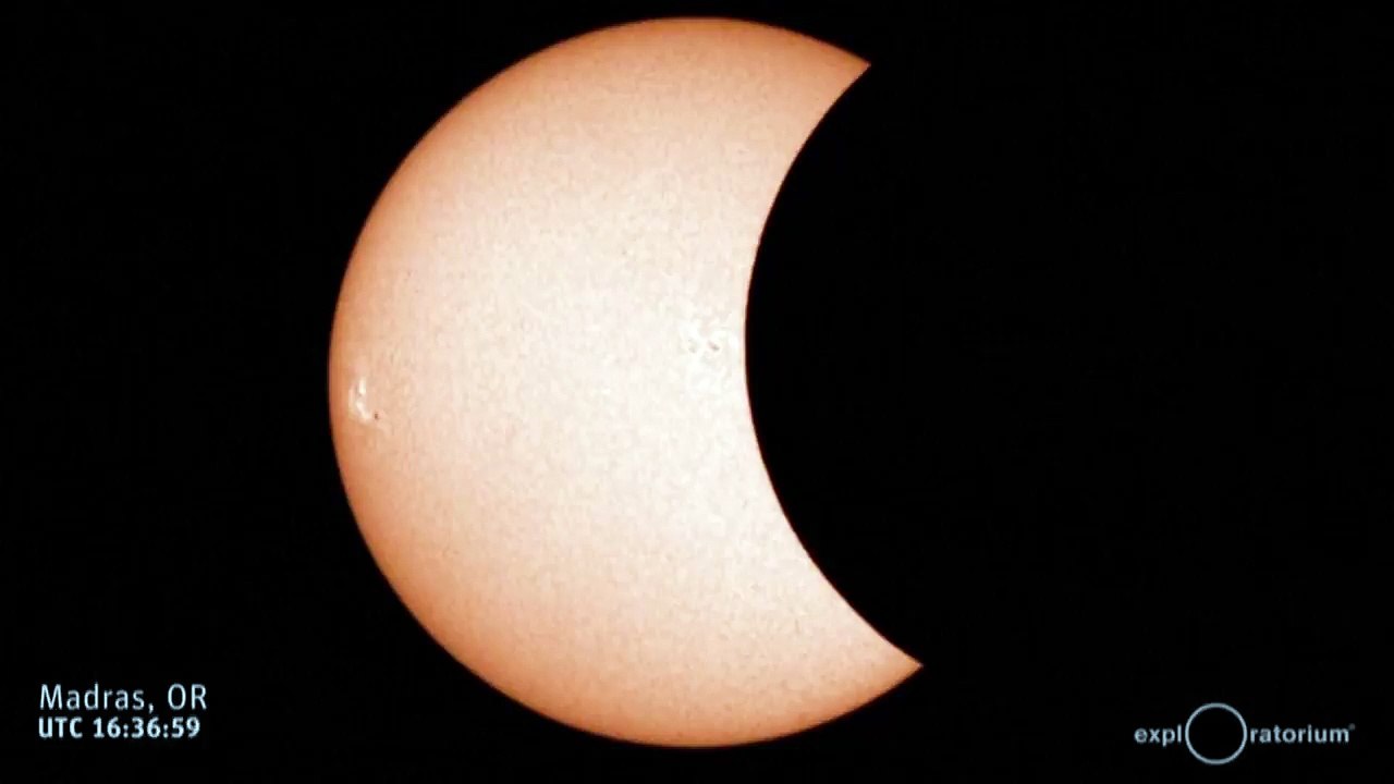 Eclipse telescope timelapse in HD-h5I1j3l_XMc