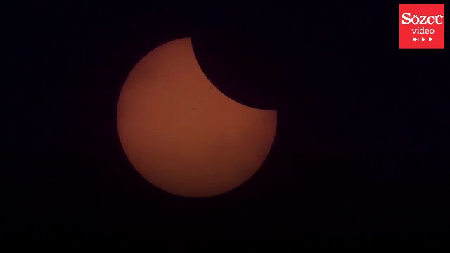 Güneş tutulması sırasında sürpriz görüntü