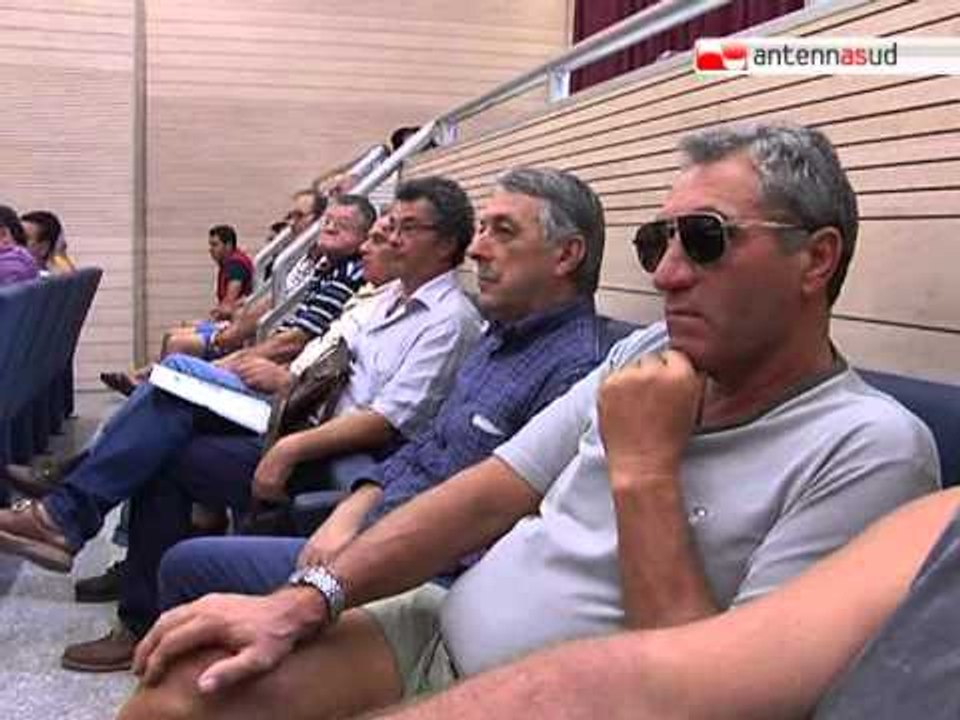 TG 01.10.12 Mola di Bari: sala la rabbia dei pescatori