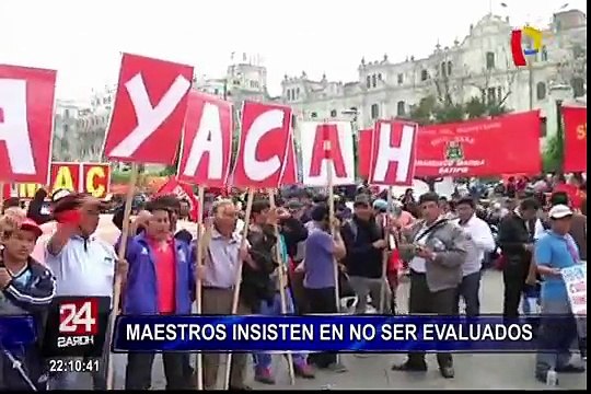 Continúa la huelga tras no lograr un acuerdo sobre las evaluaciones de los maestros