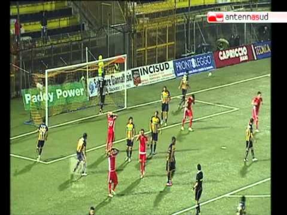 TG 13.10.12 Calcio, Serie B: Juve Stabia-Bari 2-1