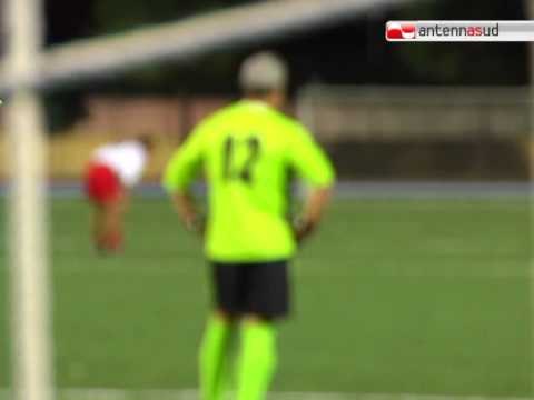 TG 29.10.12 Bari, in campo per beneficenza parlamentari, diplomatici e commercialisti