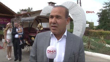 Adana Yasağa Dikkat Çekmek İçin, Evlenen Çifti Elektrikli Faytonla Gezdirdi