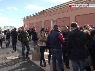 TG 29.11.12 Casamassima, centinaia in fila ma Mediaworld non apre