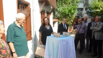 Torunu Namık Kemal'i Anlattı: "Yanında Kağıt Yoksa, Gömleğinin Kollarına Yazardı"