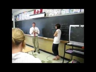 Man Proposes To His Girlfriend During Class