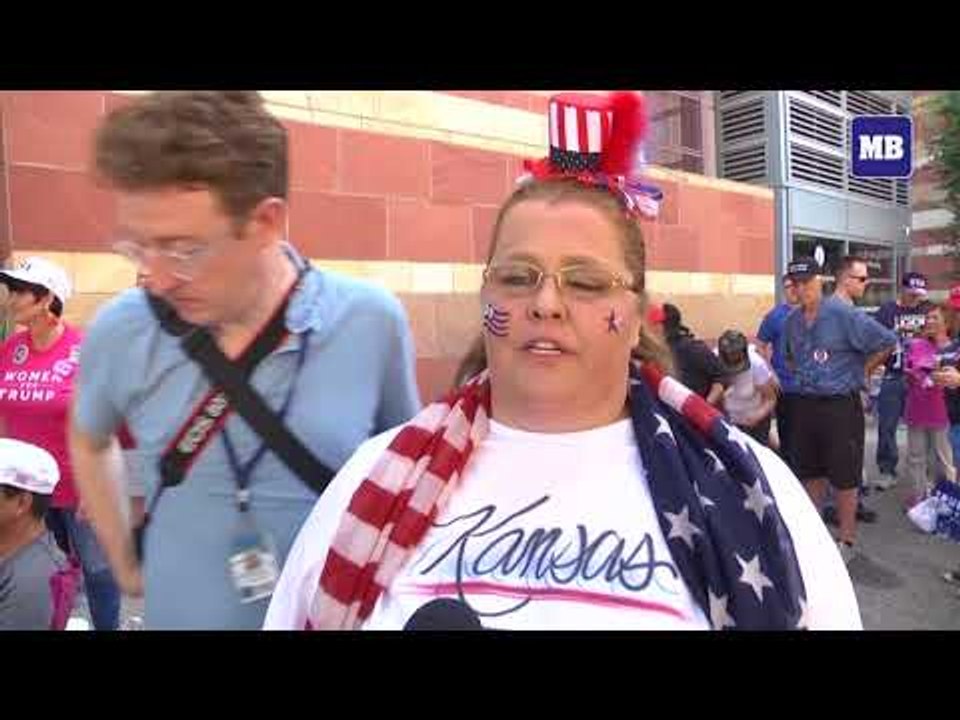 Donald Trump supporters gather for rally in Phoenix