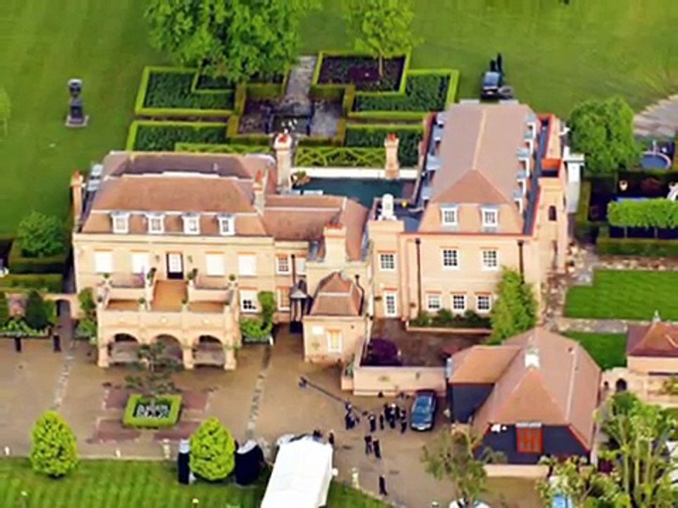 Mario balotelli Lifestyle,Net worth,cars,houses,jet,Family,Biography and all Information