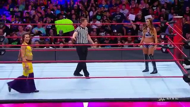 WWE Raw August 14, 2017, Mickie James vs Emma