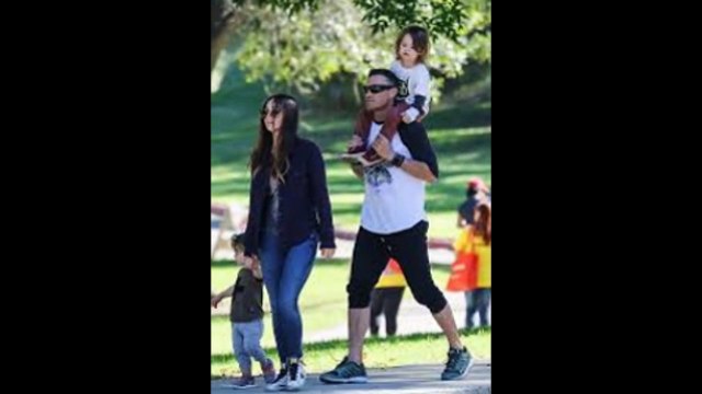 Megan Fox and Brian Austin Green Kissing in Beach || Megan Fox 2016