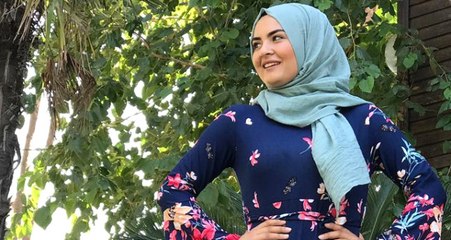 Derin Yırtmaçlı Arkadaşıyla Fotoğraf Paylaşan Hanife, Takipçilerini Kızdırdı