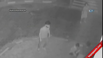 Kadın öğretmene uçan tekme