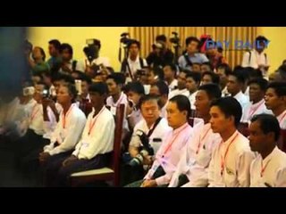 ဆုိက္ကားသမားေတြကုိ ဂုဏ္ျပဳပြဲျပဳလုပ္ေပးသည့္ ေဒၚေအာင္ဆန္းစုၾကည္