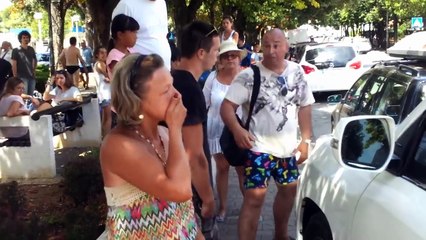 Просто типичное быдло в гостях за границей