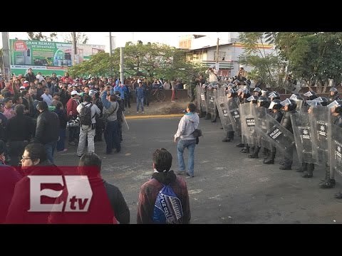 Disturbios de maestros de la CNTE en Oaxaca por evaluación docente/ Atalo Mata