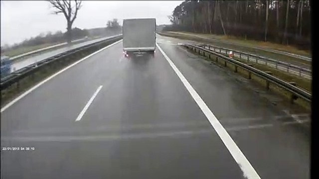 Il détruit sa McLaren 650s en roulant comme un amateur par temps de pluie !