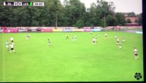 João Morelli tenta gol do meio-campo pelo Levadia