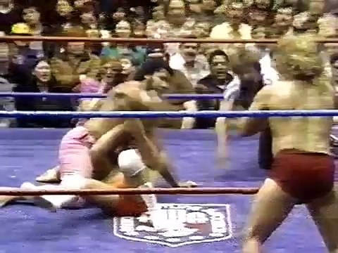 IRON SHEIK & NIKOLAI VOLKOV DESTROY & CAMEL CLUTCH YOUNG MUSCLE HUNK PAUL ROMA
