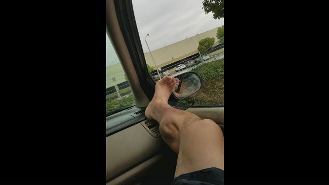 Énorme crampe au mollet .